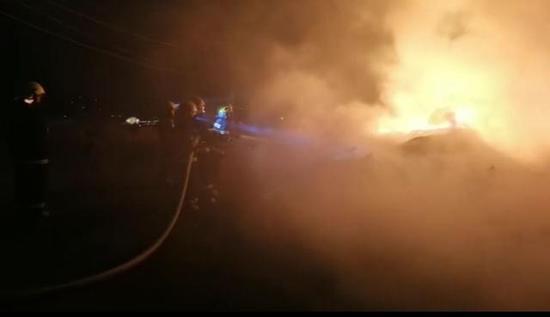 四川涼山大火再次發(fā)生，鑫淼硅膠廠與其心連心